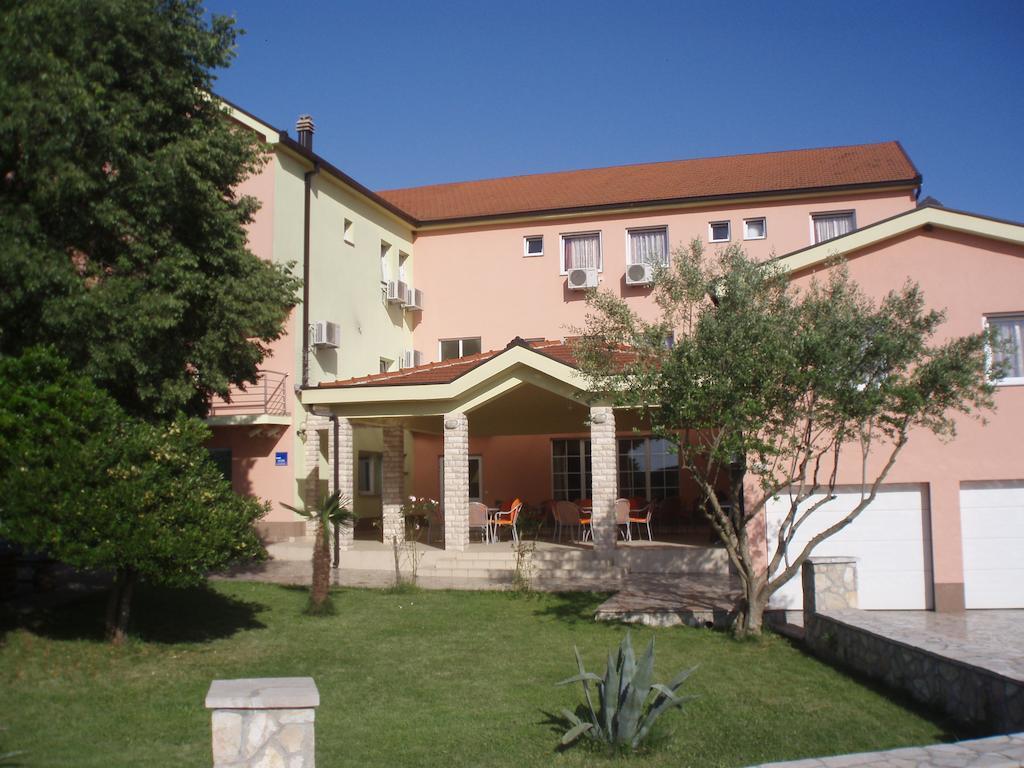 Hotel "Marinko Kozina" - Međugorje エクステリア 写真