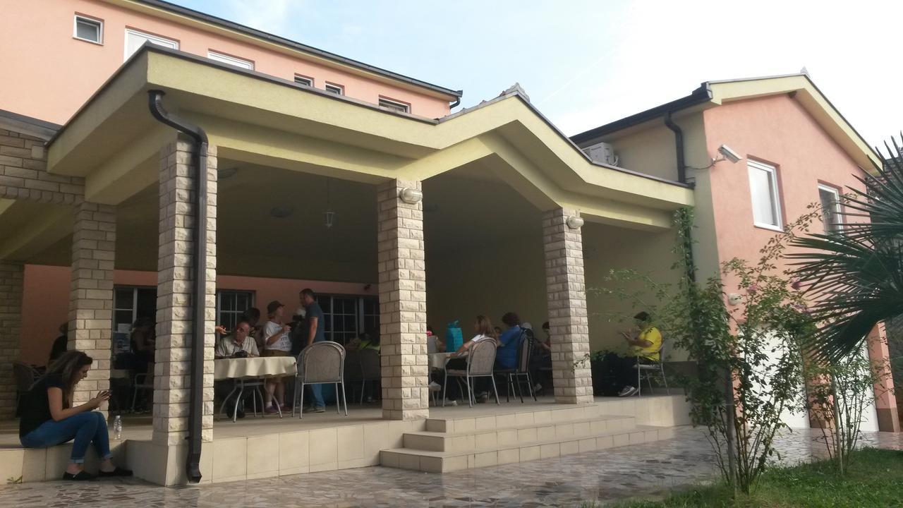Hotel "Marinko Kozina" - Međugorje エクステリア 写真